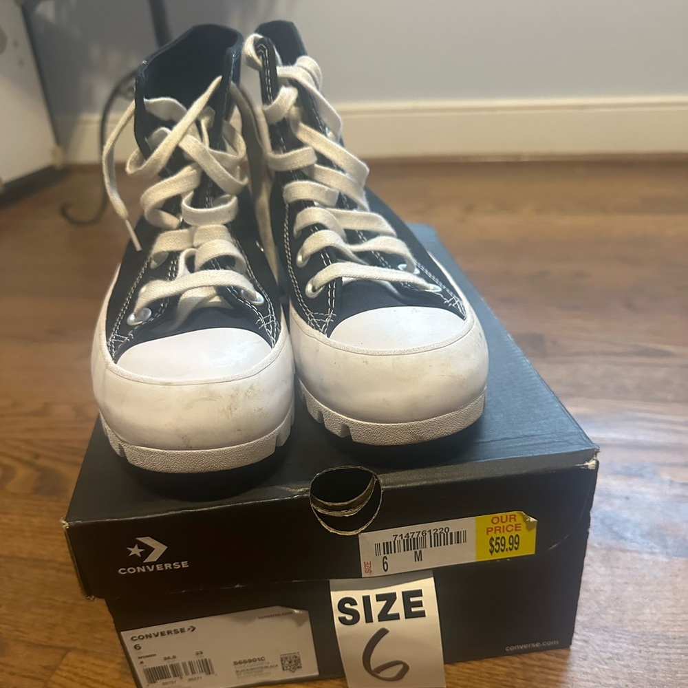 Converse - Picture 3 of 3